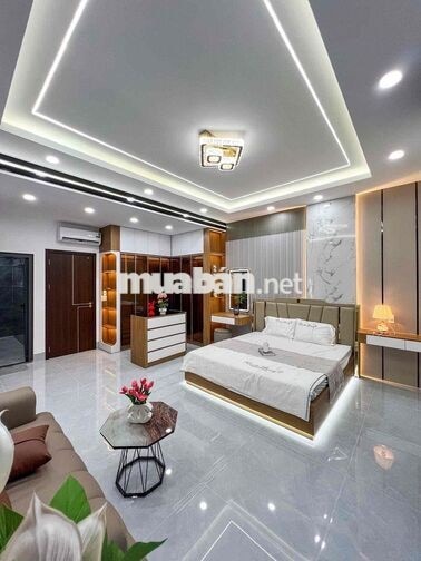 Nhà có thang máy cao cấp , 1 trệt 3 lầu , góc 2 mặt tiền