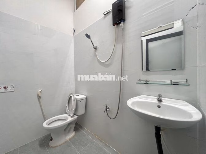 CHÍNH CHỦ CHO THUÊ STUDIO BAN CÔNG RỘNG – 28M² – QUẬN 4