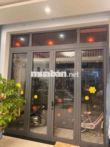 CHO THUÊ NHÀ 3 TẦNG MẶT TIỀN GẦN ĐẠI HỌC NGOẠI NGỮ