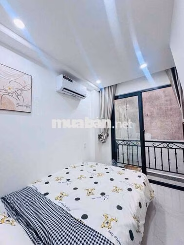 Hẻm xe hơi 3 tầng Khu Phan xích long chỉ nhỉnh 2tỷ