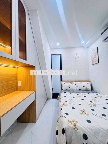 Hẻm xe hơi 3 tầng Khu Phan xích long chỉ nhỉnh 2tỷ