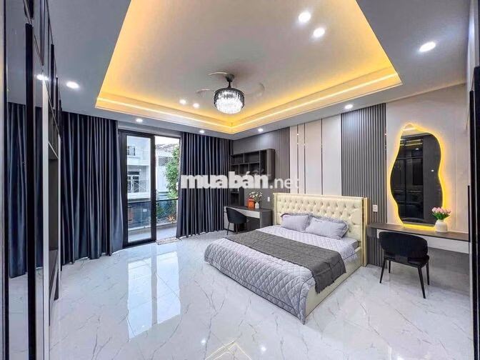 Nhà 1 trệt 2 lầu cao cấp mới 100% , vị trí đẹp thoáng mát