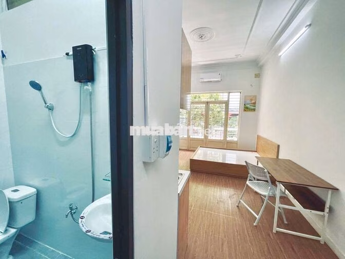 CHÍNH CHỦ CHO THUÊ STUDIO BAN CÔNG RỘNG – 28M² – QUẬN 4