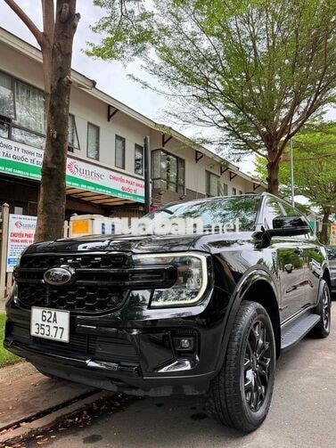 Ford Everest 2023 Bản Sport Đen Cực Đẹp