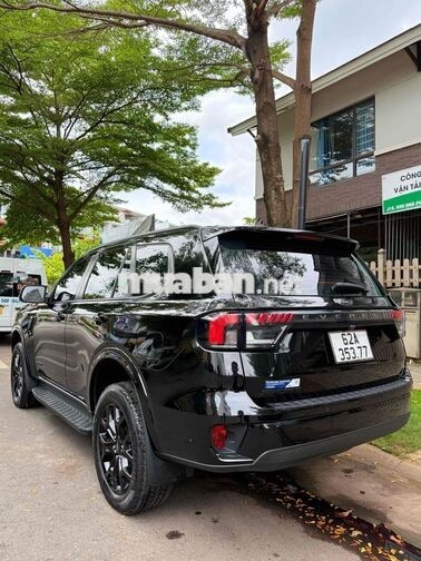 Ford Everest 2023 Bản Sport Đen Cực Đẹp