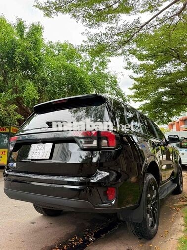 Ford Everest 2023 Bản Sport Đen Cực Đẹp