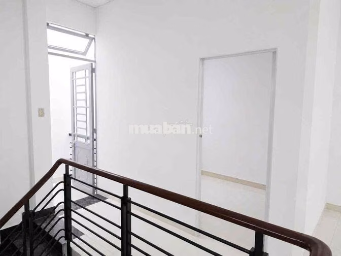 nhà 5m x 13m , đúc 1 tấm , 2pn . nhà mới