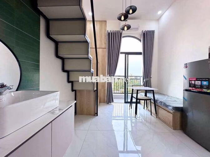 CHO THUÊ DUPLEX FULL NỘI THẤT BAN CÔNG TẠI NGUYỄN GIA TRÍ SÁT HUTECH