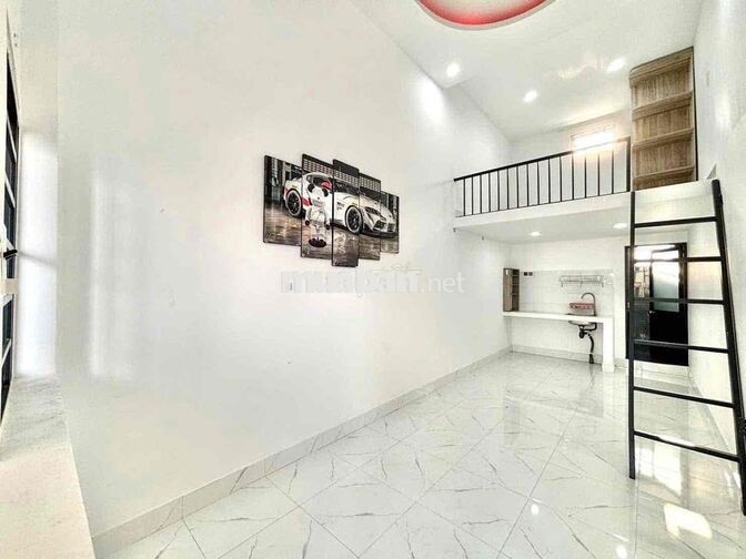 PHÒNG CÓ GÁC RỘNG RÃI SẴN NỘI THẤT GẦN VỚI ĐH CÔNG THƯƠNG 10P ĐI XE