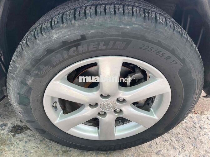 Toyota RAV4 7 chỗ Tự động AWD Bạc Nhật Bản
