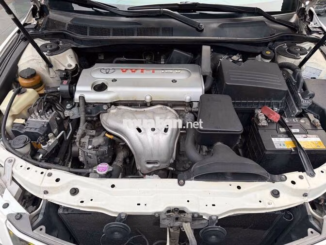 Toyota Camry 2.4G 2010 Trắng