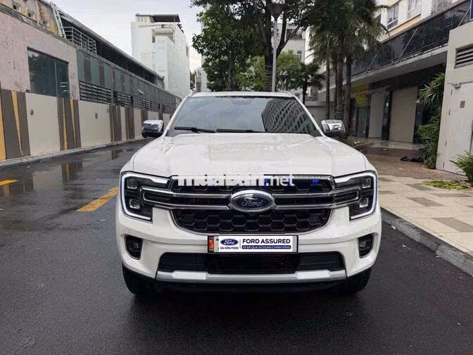 Ford Everest Titanium 4x2 2025 Trắng 15.000 km