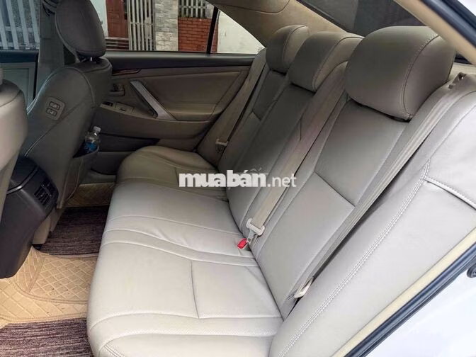 Toyota Camry 2.4G 2010 Trắng