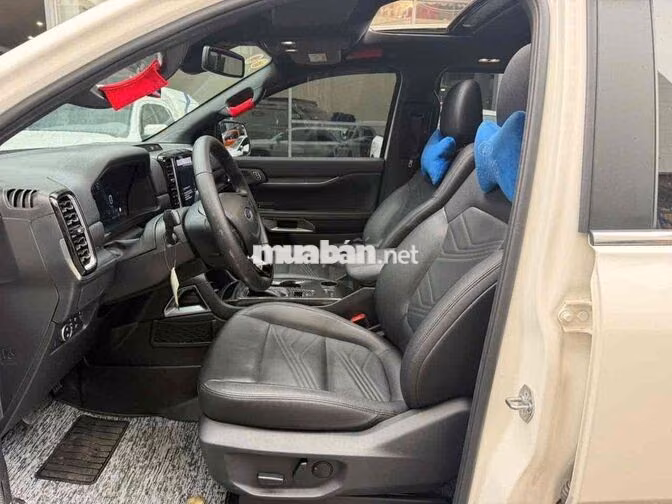 Ford Everest Titanium 4x2 2025 Trắng 15.000 km