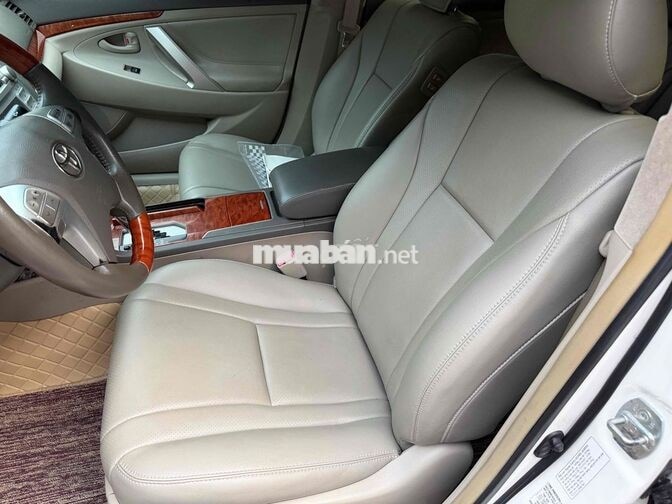 Toyota Camry 2.4G 2010 Trắng