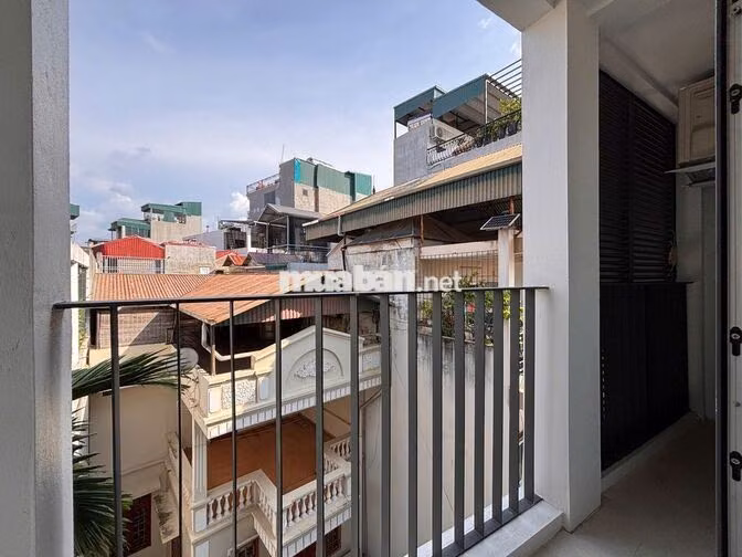 HOT!! 2N2WC Lạc Long Quân, full đồ cao cấp, gần Hồ Tây, ô tô đỗ cửa