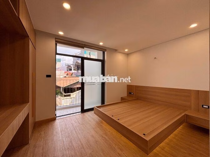 HOT!! 2N2WC Lạc Long Quân, full đồ cao cấp, gần Hồ Tây, ô tô đỗ cửa