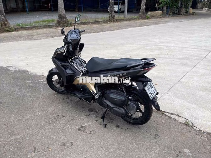 Honda Air Blade 2023 Đen vàng 13.575 km