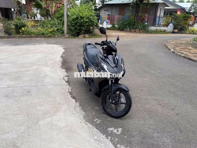 Honda Air Blade 2023 Đen vàng 13.575 km