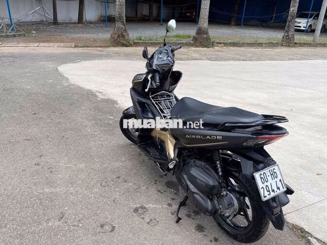 Honda Air Blade 2023 Đen vàng 13.575 km