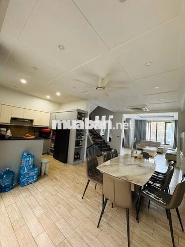 Cho Thuê Biệt Thự Nam Thông PMH Q7 - 450m2, 5PN, Đường 20m