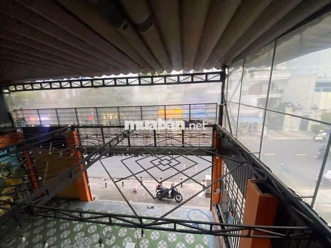 CHO THUÊ MBKD GÓC 2 MẶT TIỀN ĐƯỜNG TÂN HƯƠNG 13,5X20M CO1 LỬNG ĐÚC 