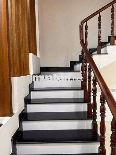 Cho Thuê Nhà 1Trệt 2Lầu 6Phòng Ngủ Gần Vòng Xoay Hiệp Thành Ở & Mở VP