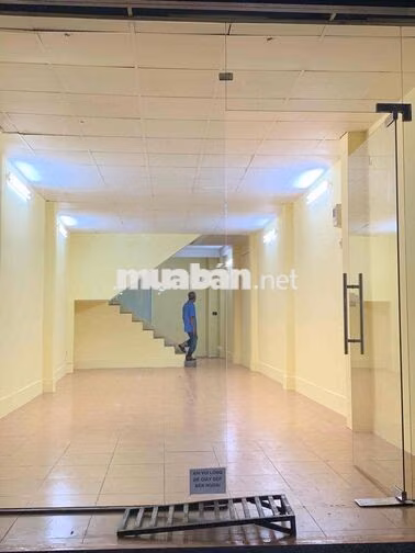 CHO THUÊ NHÀ MẶT TIỀN ÔNG ÍCH KHIÊM - QUẬN 11, 3 TẦNG, 4 X 17M
