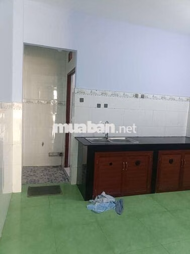  cho thuê nhà cấp 4 trống suốt 