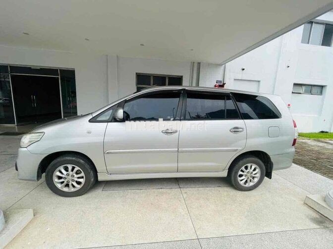 Toyota Innova G 2.0 AT 2014 Bạc 80.000 km