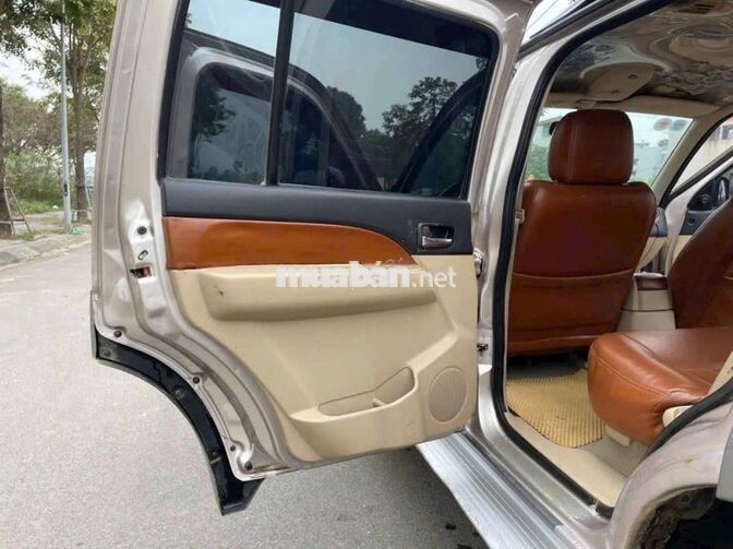 Ford Everest 2007 Vàng cát 7 chỗ chỉ hơn 100tr