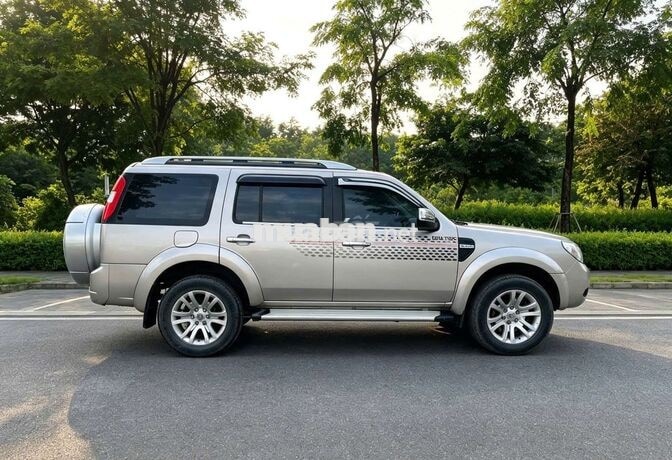 Ford Everest 2013 Tự động 7 chỗ Bạc