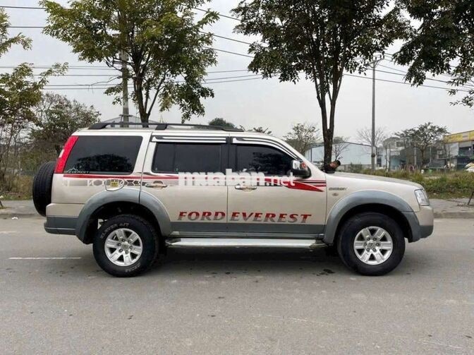 Ford Everest 2007 Vàng cát 7 chỗ chỉ hơn 100tr
