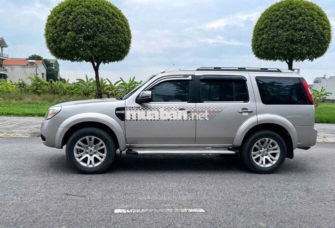 Ford Everest 2013 Tự động 7 chỗ Bạc