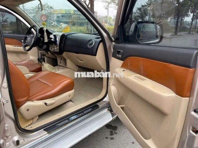 Ford Everest 2007 Vàng cát 7 chỗ chỉ hơn 100tr