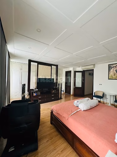 Cho Thuê Biệt Thự Nam Thông Q7, 450m2, 5PN, View Công Viên- 70tr/tháng