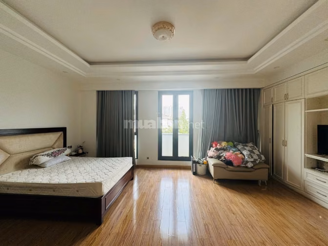 Cho Thuê Biệt Thự Nam Thông Q7, 450m2, 5PN, View Công Viên- 70tr/tháng