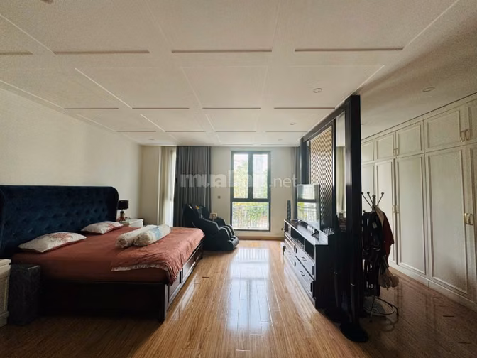 Cho Thuê Biệt Thự Nam Thông Q7, 450m2, 5PN, View Công Viên- 70tr/tháng