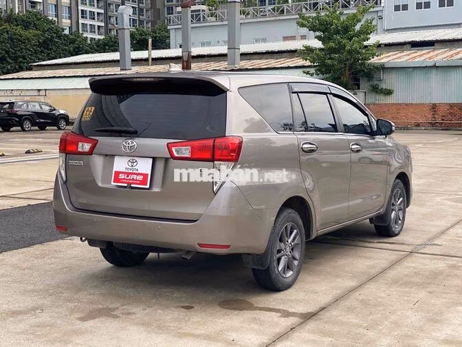 Toyota Innova 2.0G 2018 Đồng ánh kim 110.000km