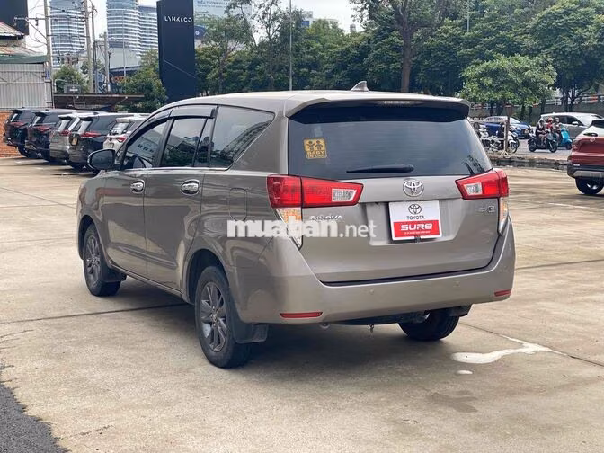 Toyota Innova 2.0G 2018 Đồng ánh kim 110.000km