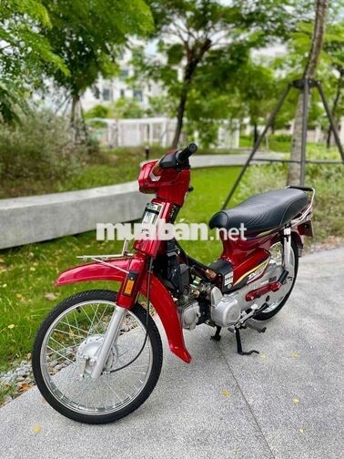 Honda Dream Thái Đỏ