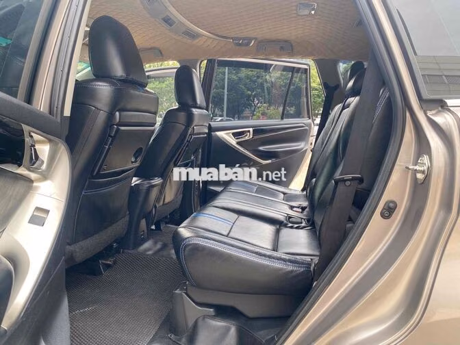 Toyota Innova 2.0G 2018 Đồng ánh kim 110.000km