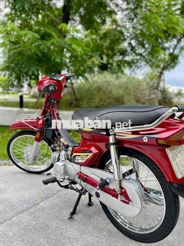 Honda Dream Thái Đỏ