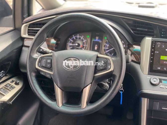 Toyota Innova 2.0G 2018 Đồng ánh kim 110.000km