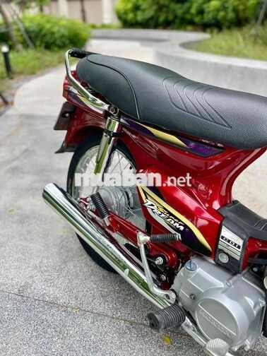 Honda Dream Thái Đỏ