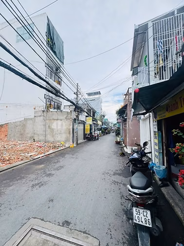 Bán Đất Mặt Tiền 95 Lê văn lương . dt 12x15m giá 19,5 tỷ