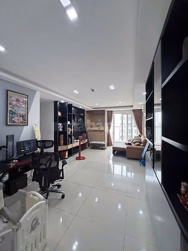 C/c Ruby Garden 2PN, full nội thất, 93m2, có ban công, giá 9.5tr/th