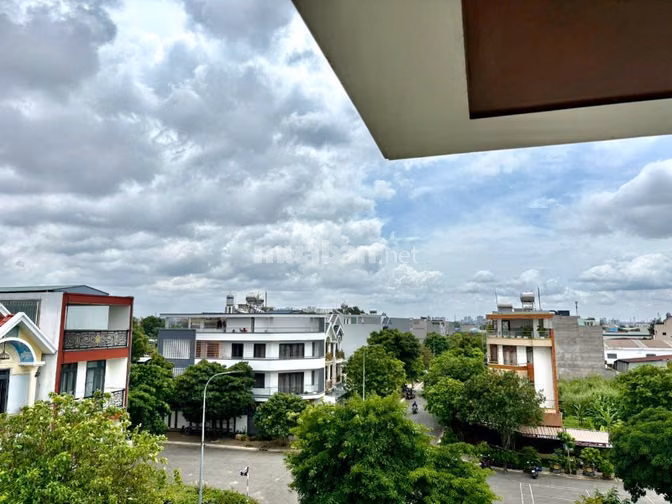 Bán nhà kinh doanh đường lớn an ninh