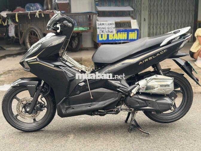 Honda Air Blade 125 2021 đen ho tro tra gop