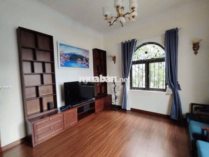 Cho Thuê BT Vip Cạnh KĐT VinSmart City 428m2, 4 Tầng, Nội Thất Cao Cấp